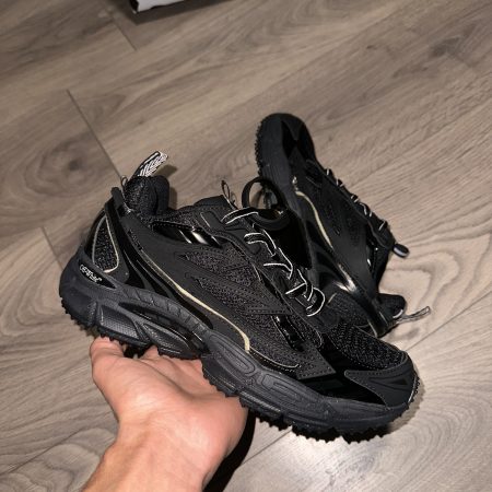 OW Be Right Back Black